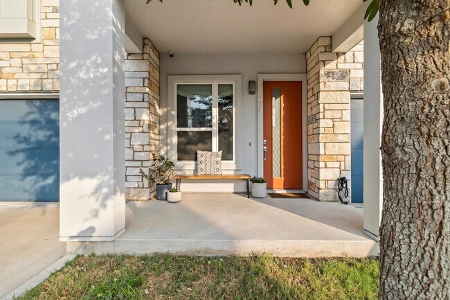 Building Photo - 8922 Menchaca Rd