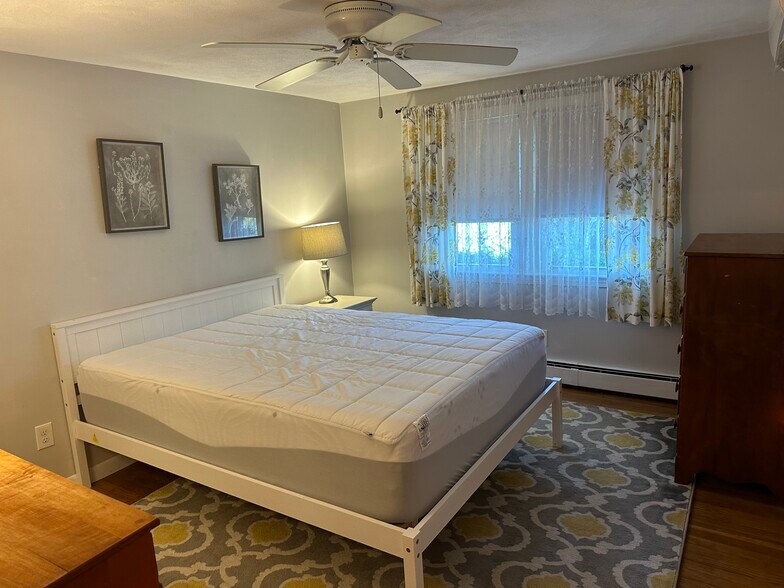 Building Photo - 100 Hull St