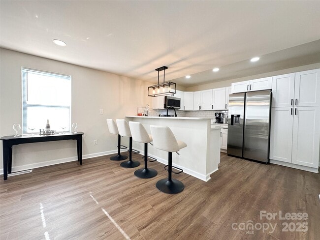 Building Photo - 226 Malvern Dr SW