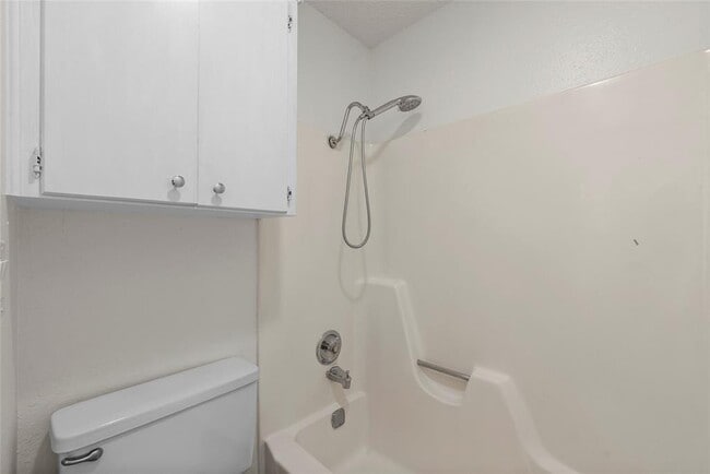 Building Photo - 12906 Irongate Ave