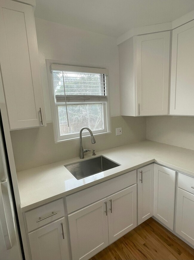 Building Photo - 767 N 2nd St