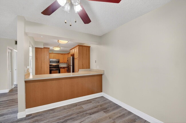 Building Photo - 1013 Green Pine Blvd