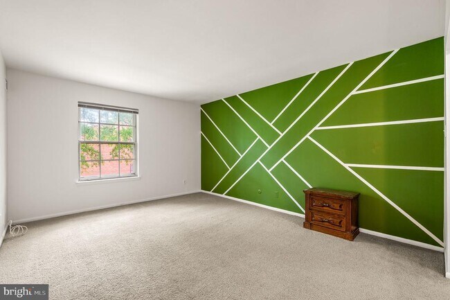 Building Photo - 288 Drummers Ln