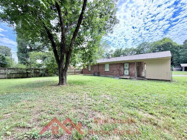 Building Photo - 1730 Tahiti Ln