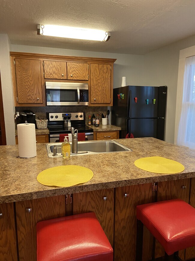 Building Photo - 321 E Duffy St