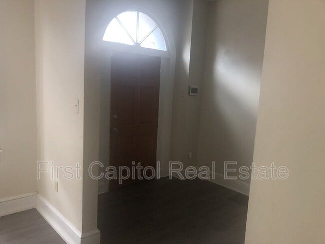 Building Photo - 115 S West St