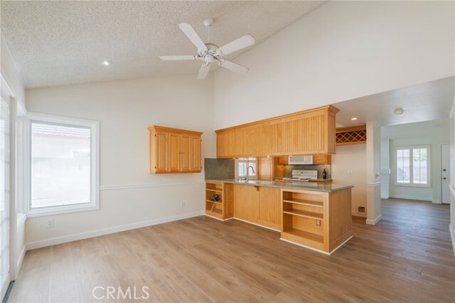 Building Photo - 112 N Avenida Palmera