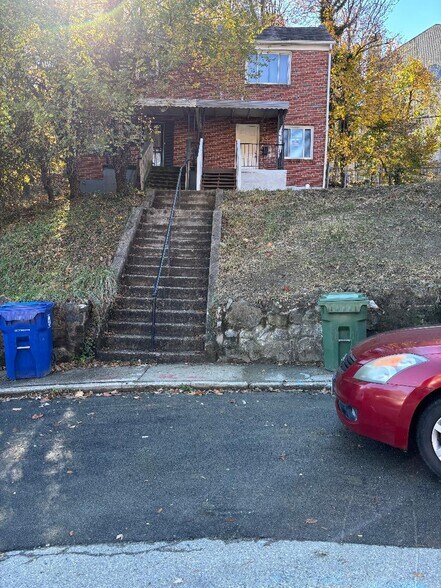 Primary Photo - 3408 1/2 Cotwood Pl