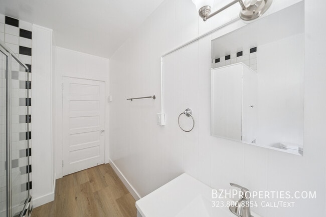 Building Photo - 503 Burchett St