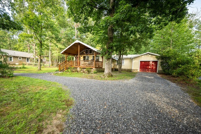 Building Photo - 809 Montreat Rd