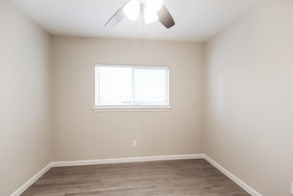 Building Photo - 1615 Trail Oaks Ct