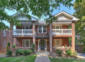 Building Photo - 2104 Park Rd