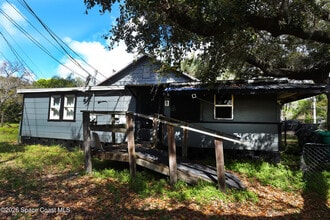 Building Photo - 317 Pineda St