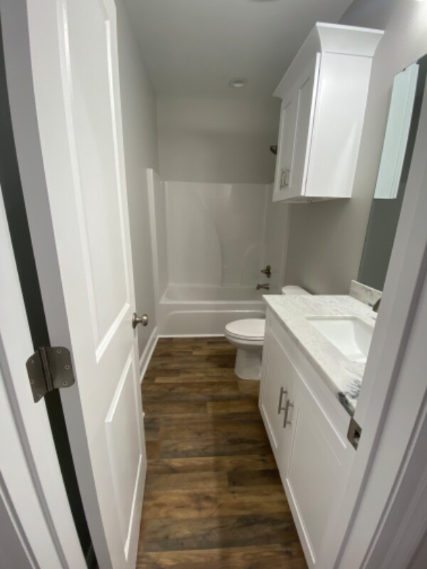 Building Photo - 102 Glade Blvd