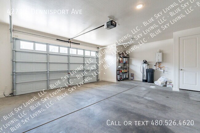 Building Photo - 4271 E Dennisport Ave
