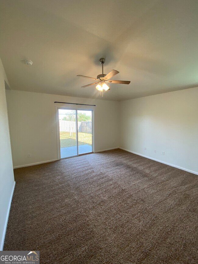 Building Photo - 25 Fox Path