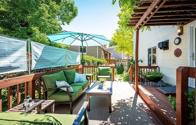 Back Yard Deck - 1237 Laurenwood Way
