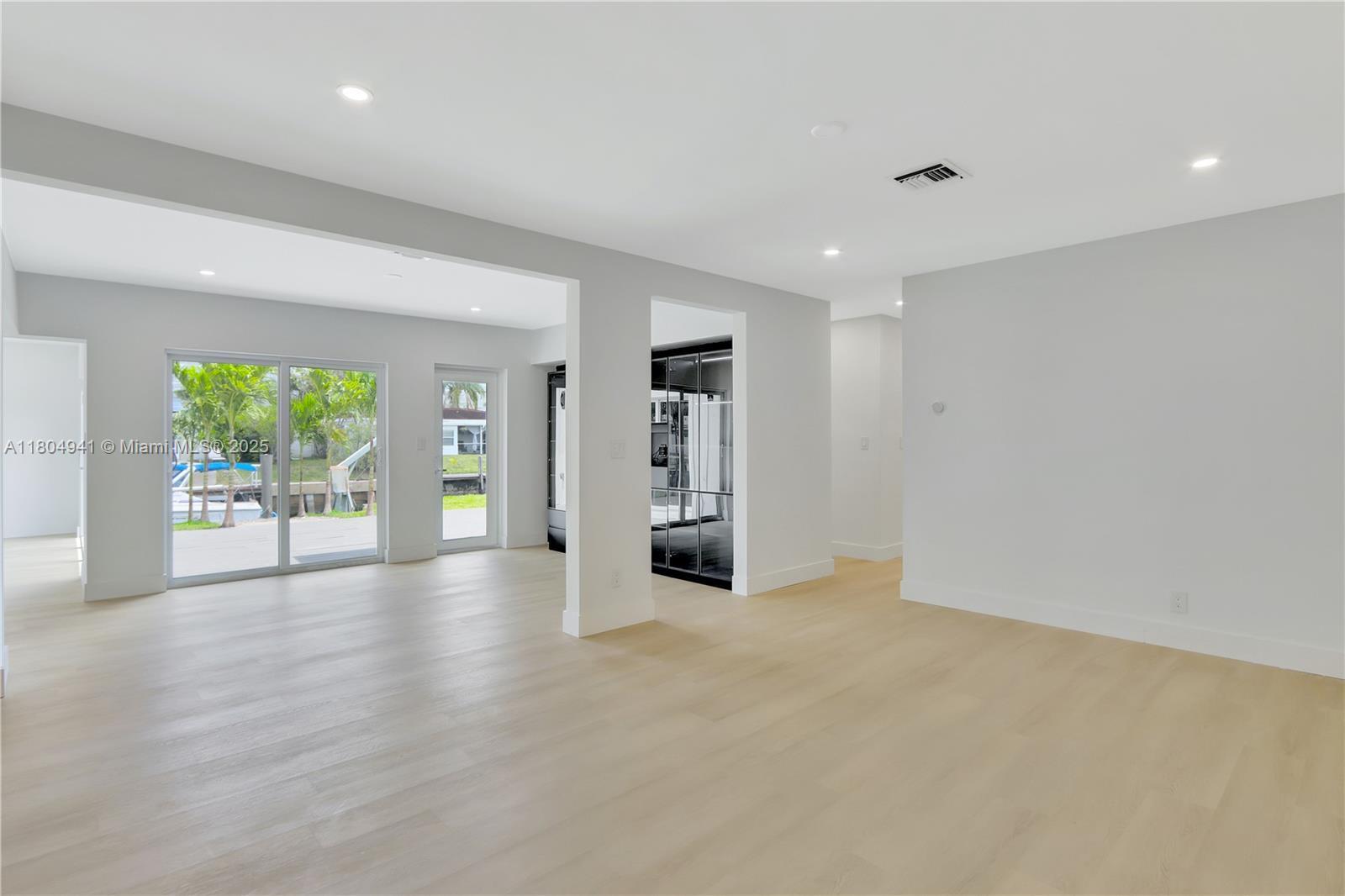 Building Photo - 1720 SW 23rd Ave