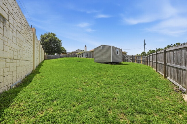 Building Photo - 339 Peggy Dr