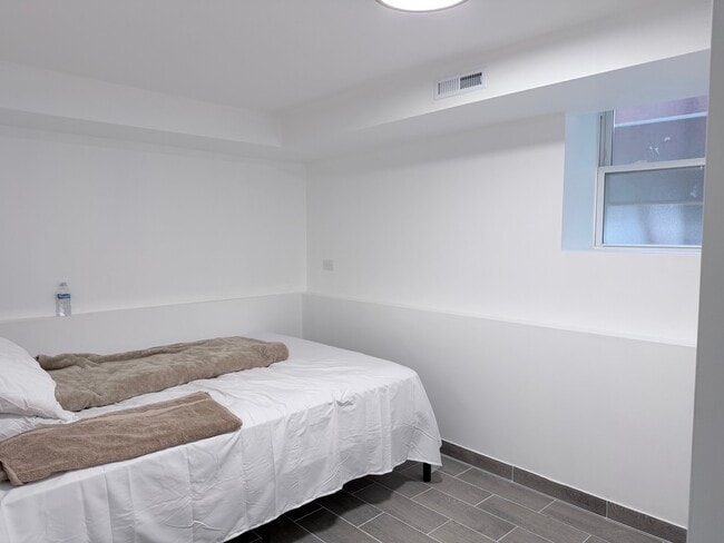 Building Photo - 3029 S Keeley St