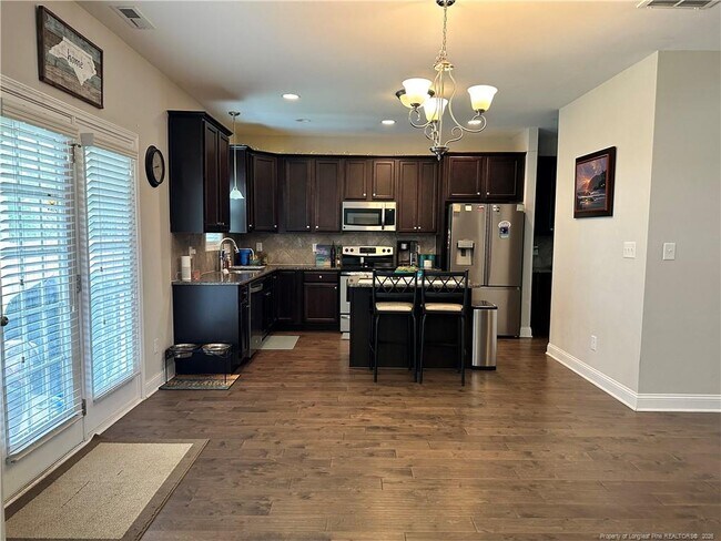 Building Photo - 580 Stonebriar Ave