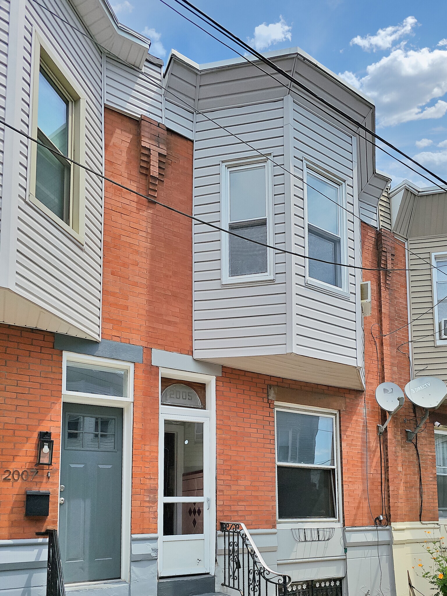 Building Photo - 2005 Mercy St