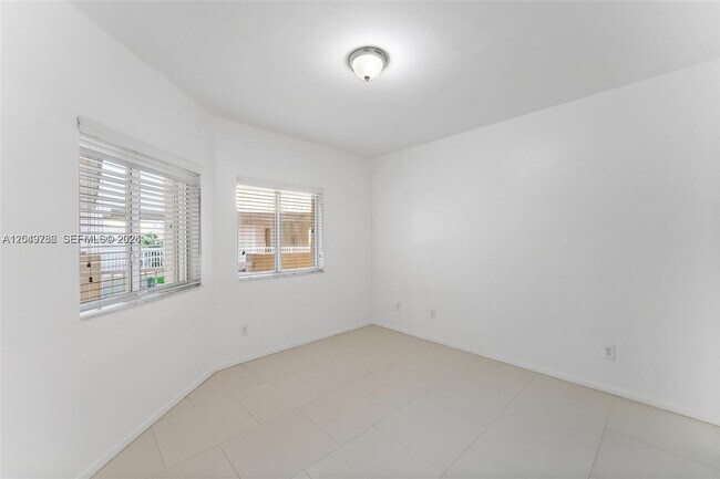 Building Photo - 10720 NW 66th St