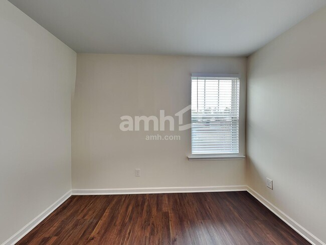 Building Photo - 108 Windyhill St