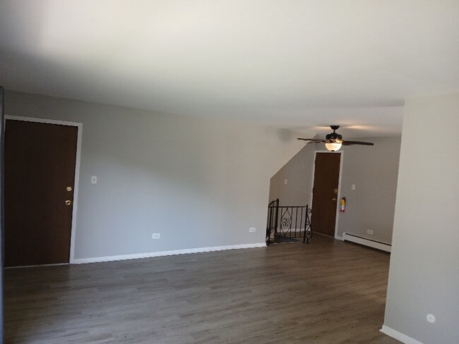 Building Photo - 5712 Ridgemont Ln