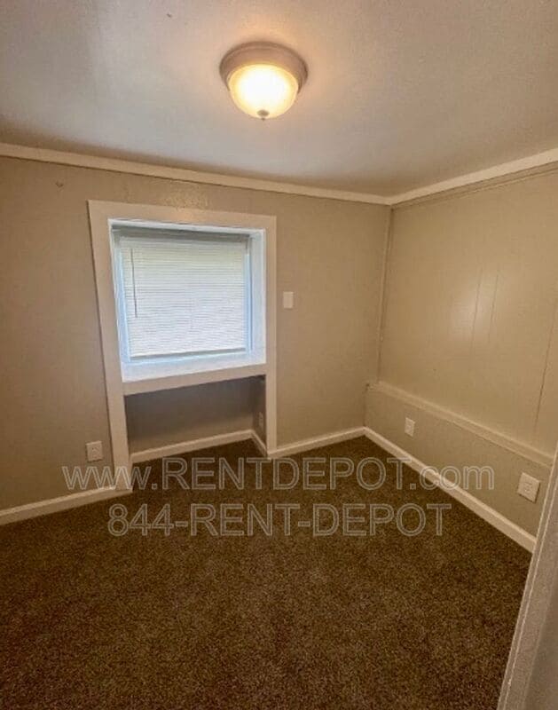 Building Photo - 1021 Vanderburgh Ave