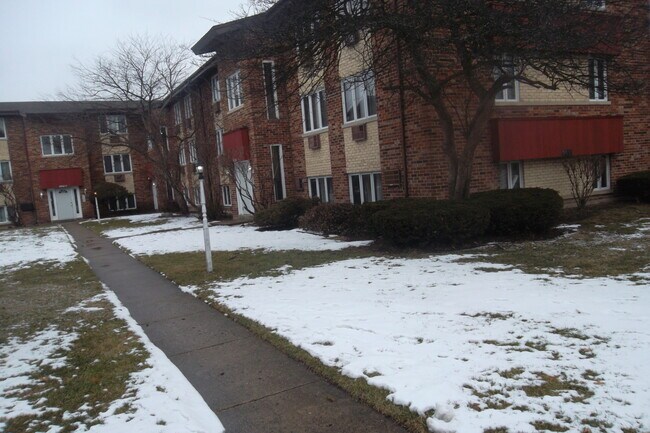 Building Photo - 9912 W 58th St