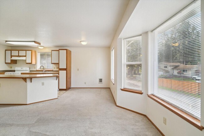 Building Photo - 13411 Meadow Rd