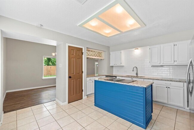 Building Photo - 5414 Village Springs Dr