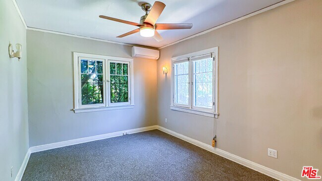 Building Photo - 1024 Coronado Terrace