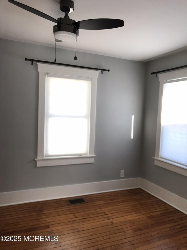 Building Photo - 807 Ridge Ave