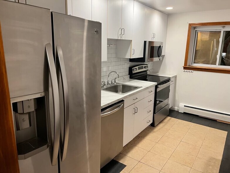 Building Photo - 20 Bryon Rd