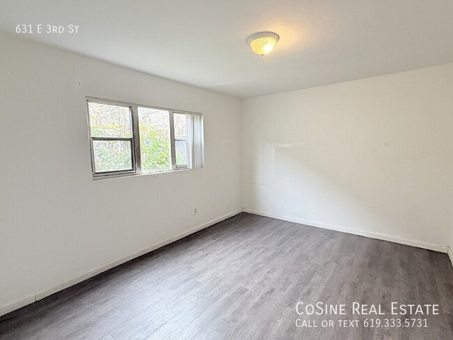 Building Photo - 631 E 3rd St