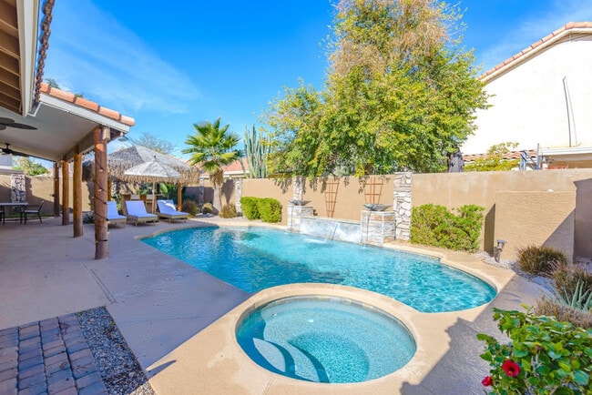 Building Photo - 650 W Palo Verde St