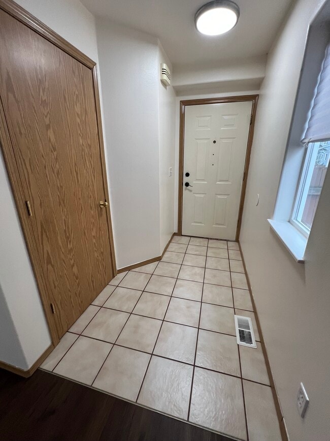 Building Photo - 6641 Desiree Loop