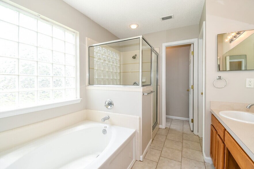 Building Photo - 3559 White Cow Ct