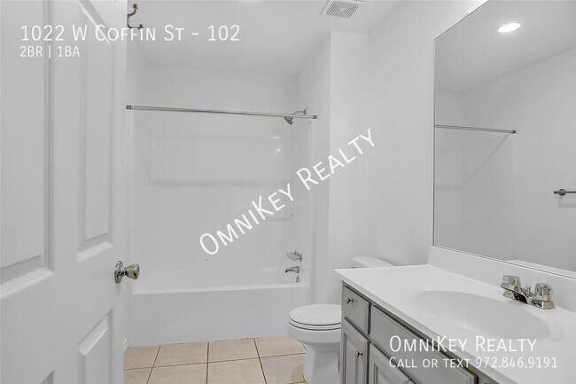 Building Photo - 1022 W Coffin St