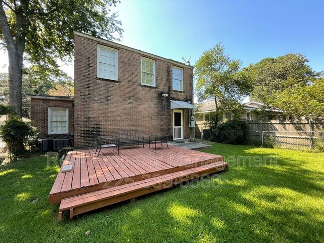 Building Photo - 755 Arlington Ave