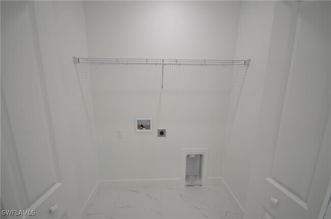 Building Photo - 2132 Barker Blvd