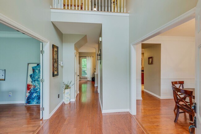 Building Photo - 511 Prince of Wales Ct