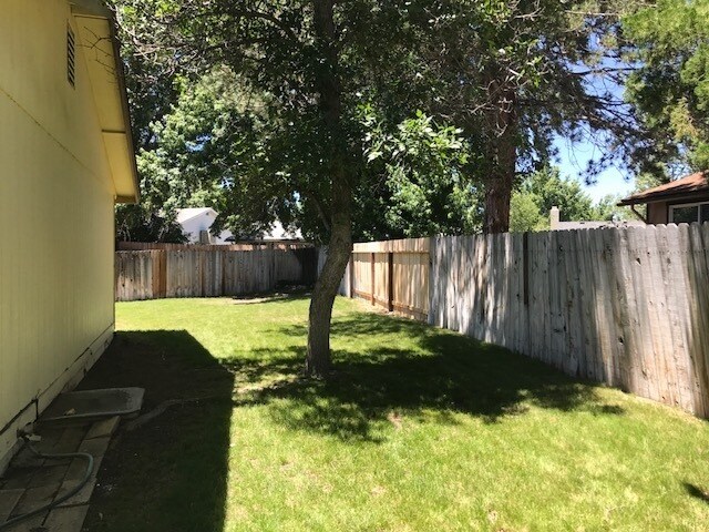 Building Photo - 870 Briargreen Ct