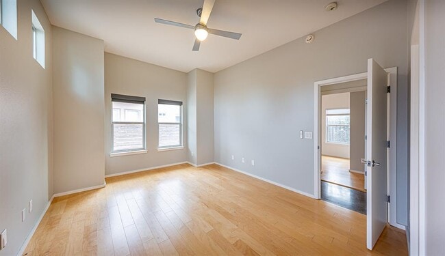 Building Photo - 3803 Byron Dr