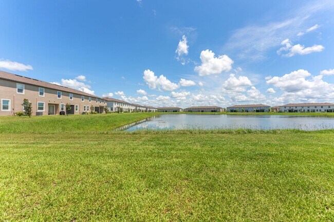 Building Photo - Stunning Large Mirada Townhome; 3 BR + LOFT / 2.5 BA/ 2 Car Garage-2300+ SF!