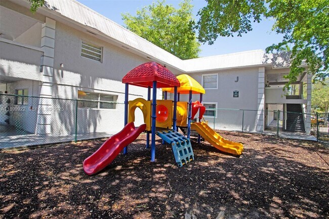 Building Photo - 17255 SW 95th Ave