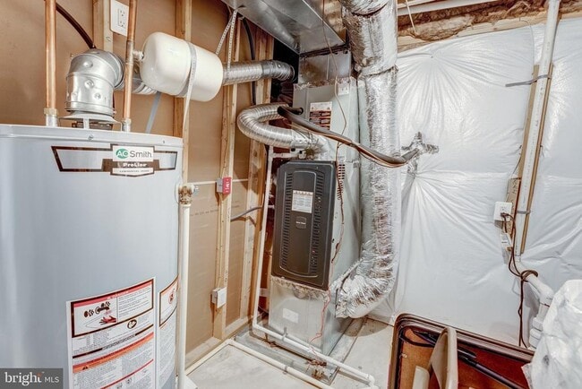 Building Photo - 9301 Cedar Forest Dr