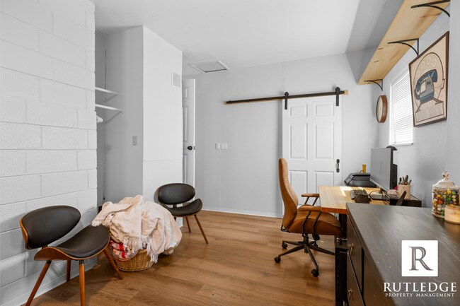 Building Photo - REMODELED! 3 Bed/2 Bath Home in Central Point